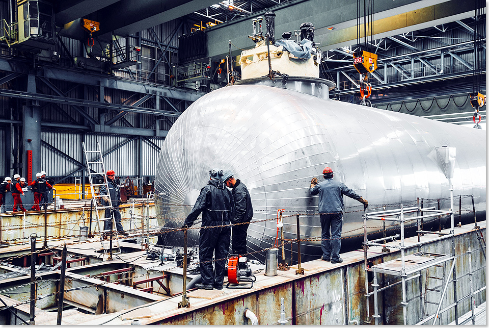 19208a LNG Tank Einbau Neptun Werft Rostock