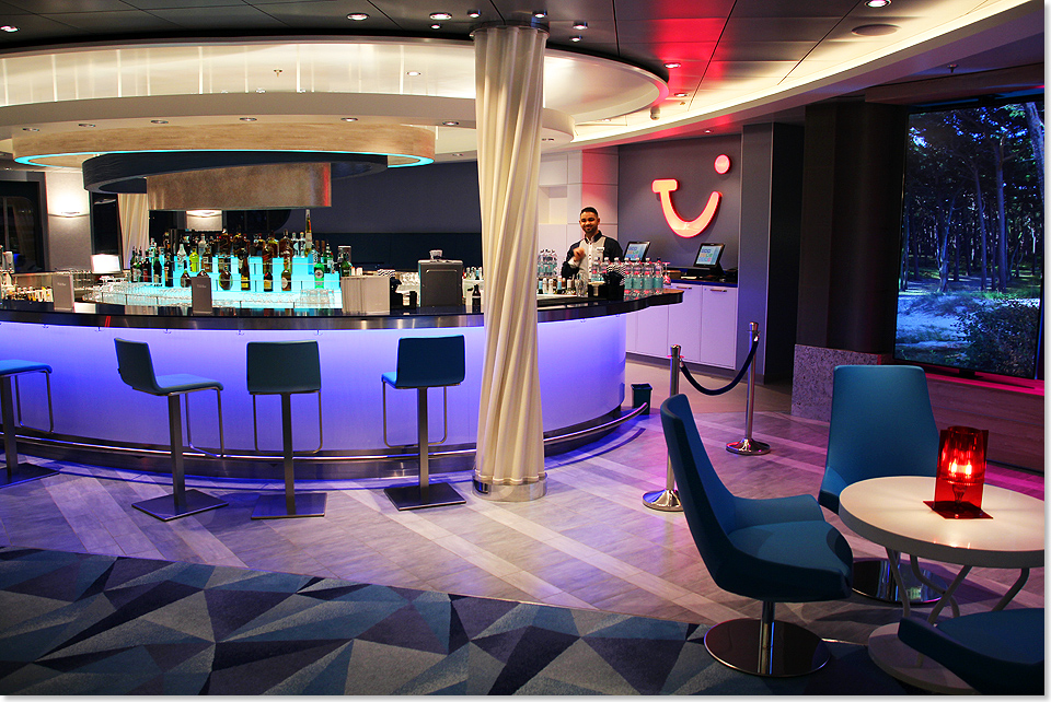 19209 06 Mein Schiff 2 TUI Bar17 2019 Kai Ortel