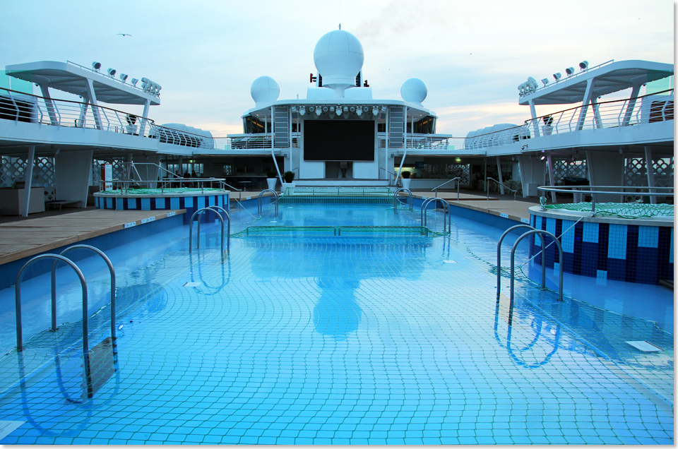 19209 08 Mein Schiff 2 Pooldeck24 2019 Kai Ortel