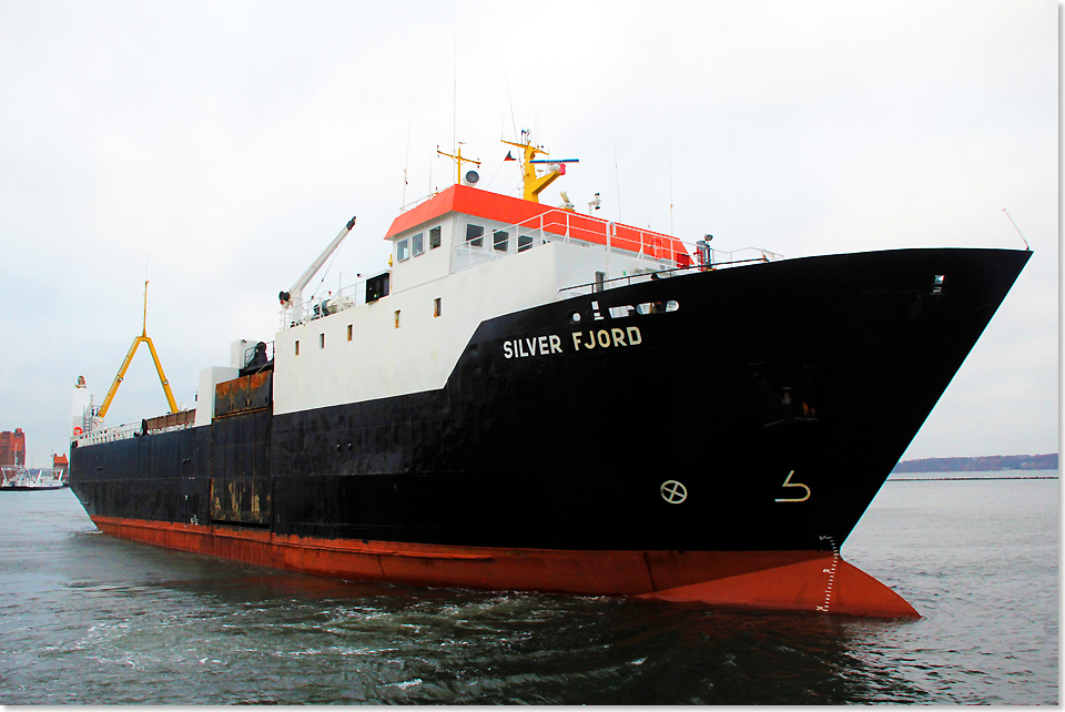 20212 PSW MS SILVER FJORD laeuft aus nach Norwegen