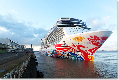 17302 Norwegian Joy legt an der Columbuskaje an 7 27042017 C Eckardt