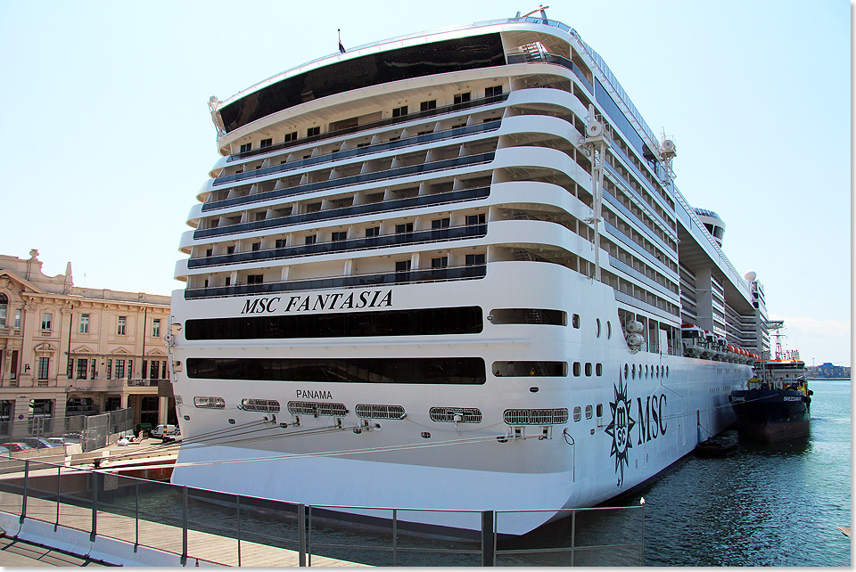 17309 MSC FANTASIA Genua 13 Foto Kai Ortel