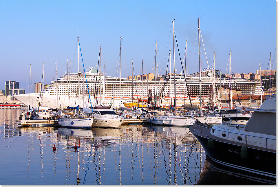 17309 MSC FANTASIA in Genua Ponte dei Mille Foto Kai Ortel