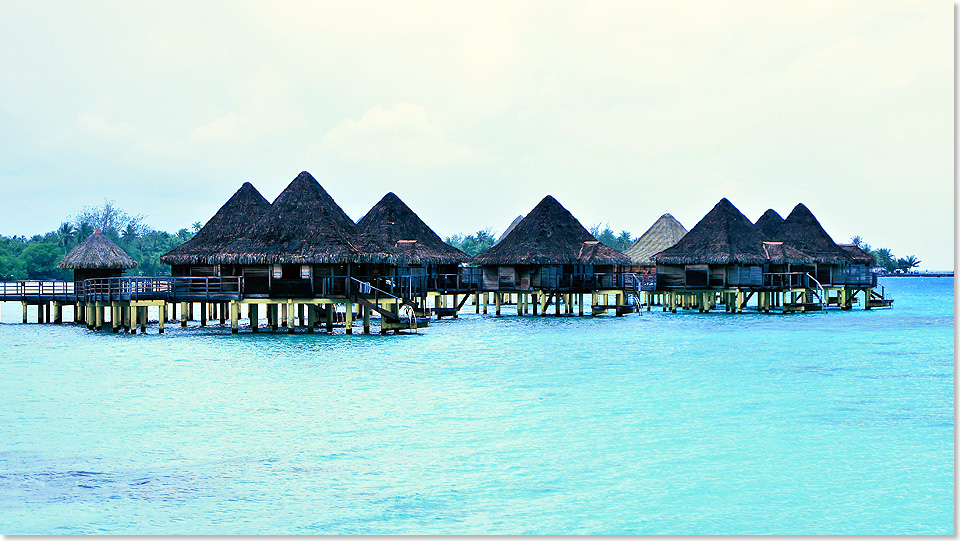 18312 PD 39 Schwimmbadblaues Lagunenbecken auf Rangiroa