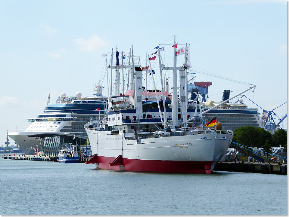 18321 Cap San Diego und Celebrity Silhouette 1010005 Foto Reiner Frank Rostock