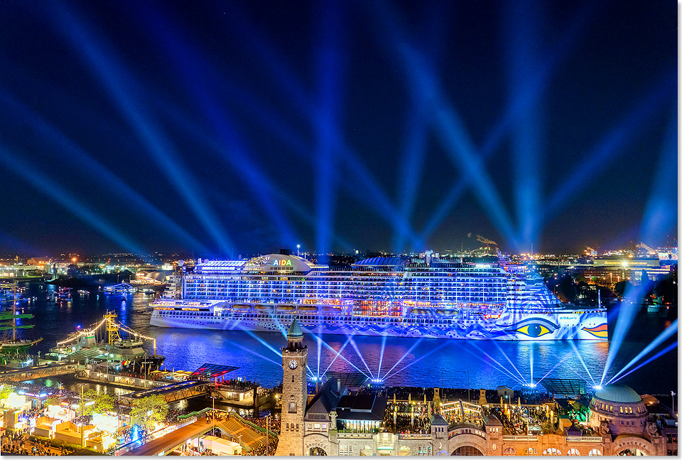 19304 Hafengeburtstag Hamburg 2019 AIDAperla Lichtshow Foto Aida Cruises