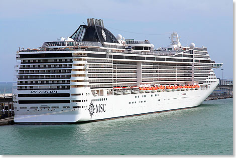 17402 MSC Fantasia Barcelona07 2015 Kai Ortel