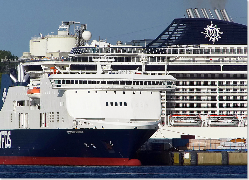 18404 Mehrfachanlueufe in Kiel Foto Seehafen Kiel