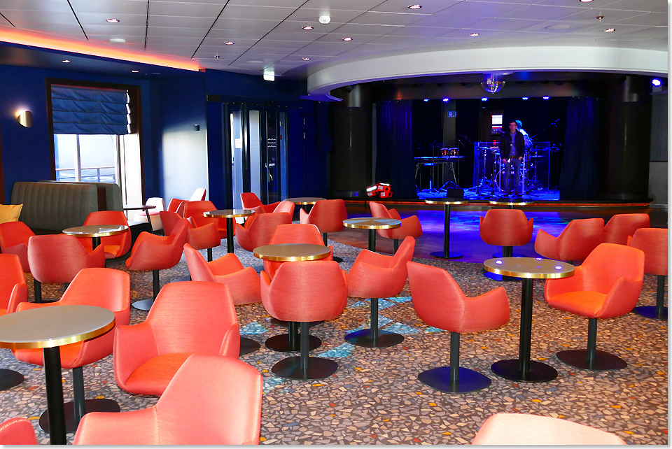 18408 11 Mein Schiff 1 Schau Bar06 2018 Kai Ortel