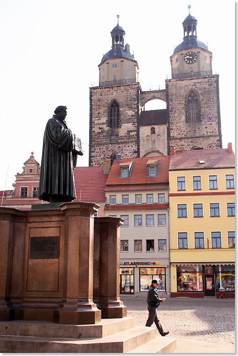 18410 PSW 57 Luther Denkmal vor der Schlosskirche in Wittenberg