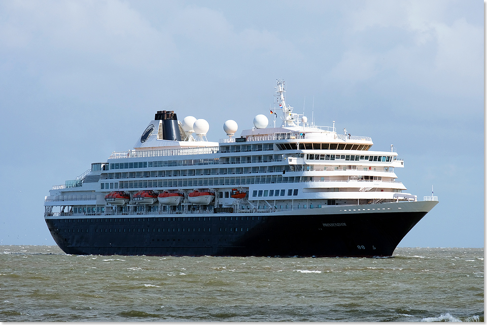 19404 PRINSENDAM vor Cuxhaven DSCF2049 Foto Phillip Rademann