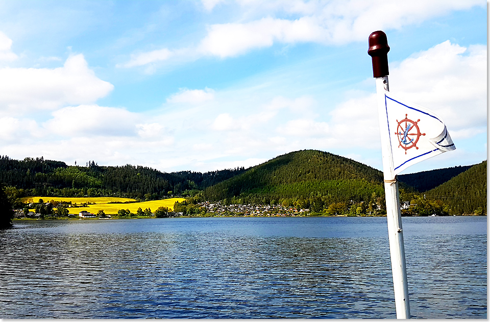 19414 PSW Unter der Hohenwarte Flagge ueber den Stausee