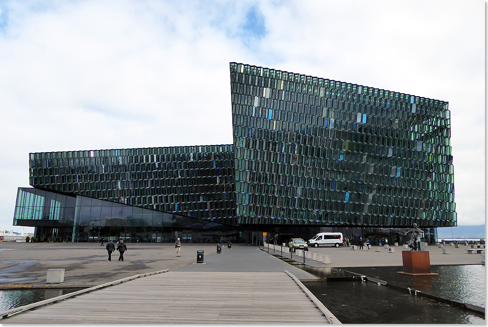 17505 12 Harpa Reykjavik PB