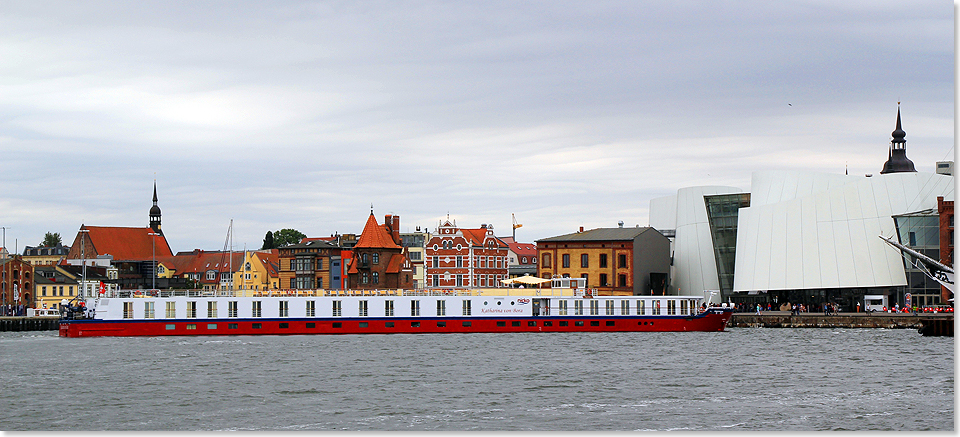 17510 PSW MS KATHARINA VON BORA laeuft in Stralsund ein