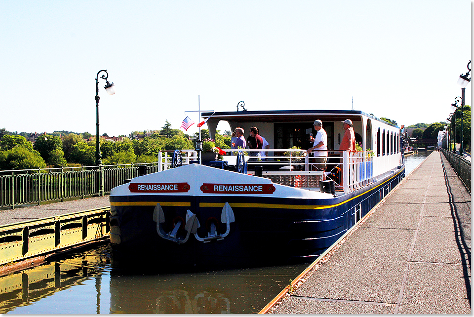 17515 PSW 212 DEBORAH auf dem Loire Seitenkanal