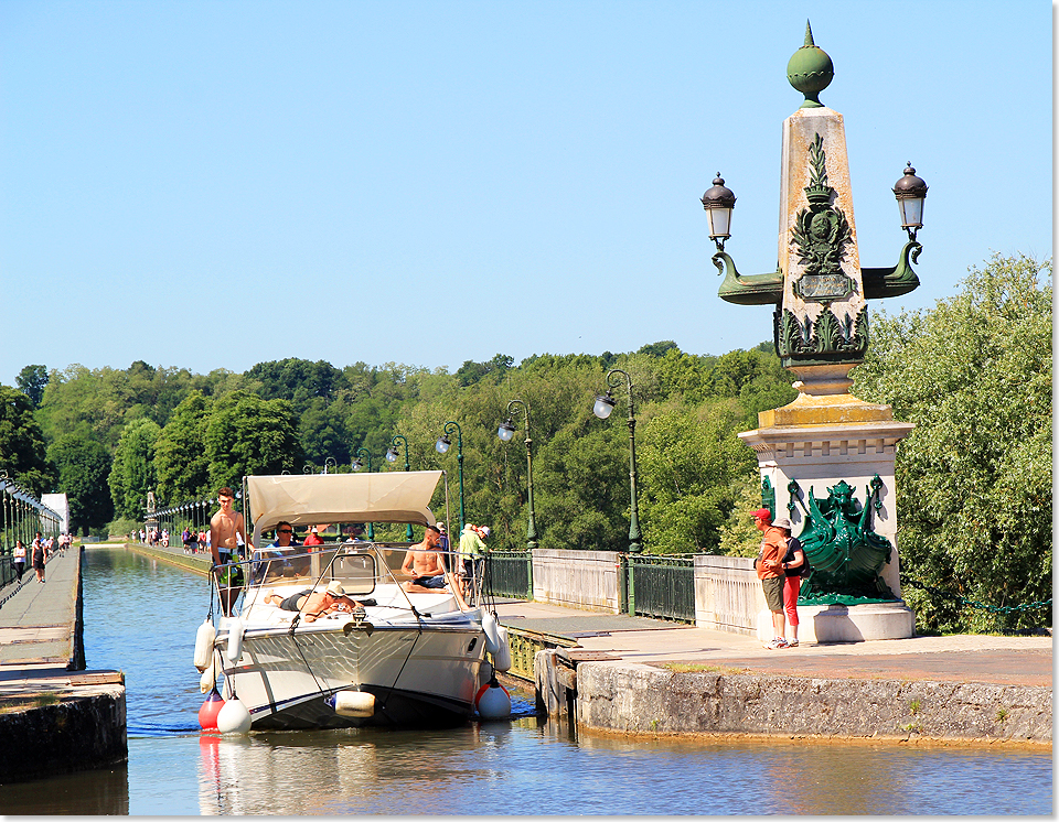 17515 PSW 277 DEBORAH auf dem Loire Seitenkanal