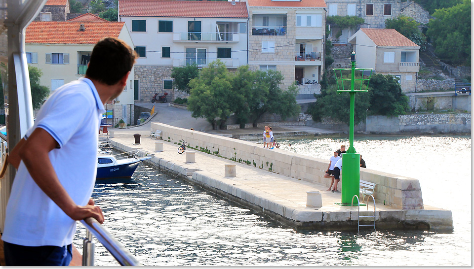 18508 PSW 16 Anlegemanoever an kurzer Pier in Racisce auf Korcula