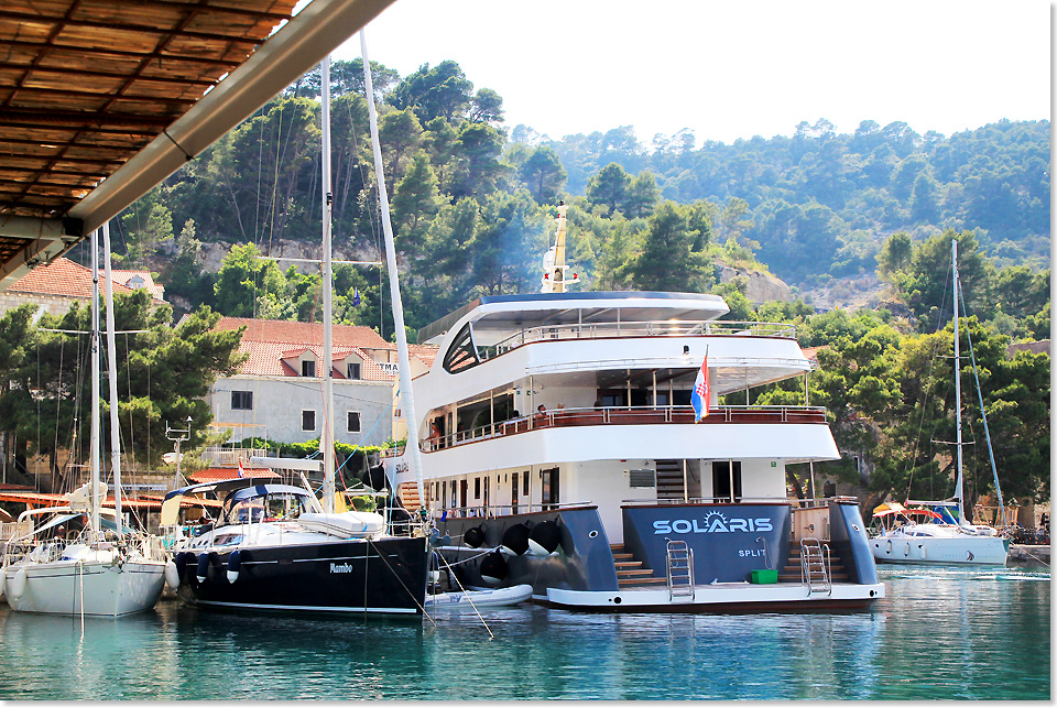 18508 PSW 51 SOLARIS im kleinen Hafen von Polace auf Mljet