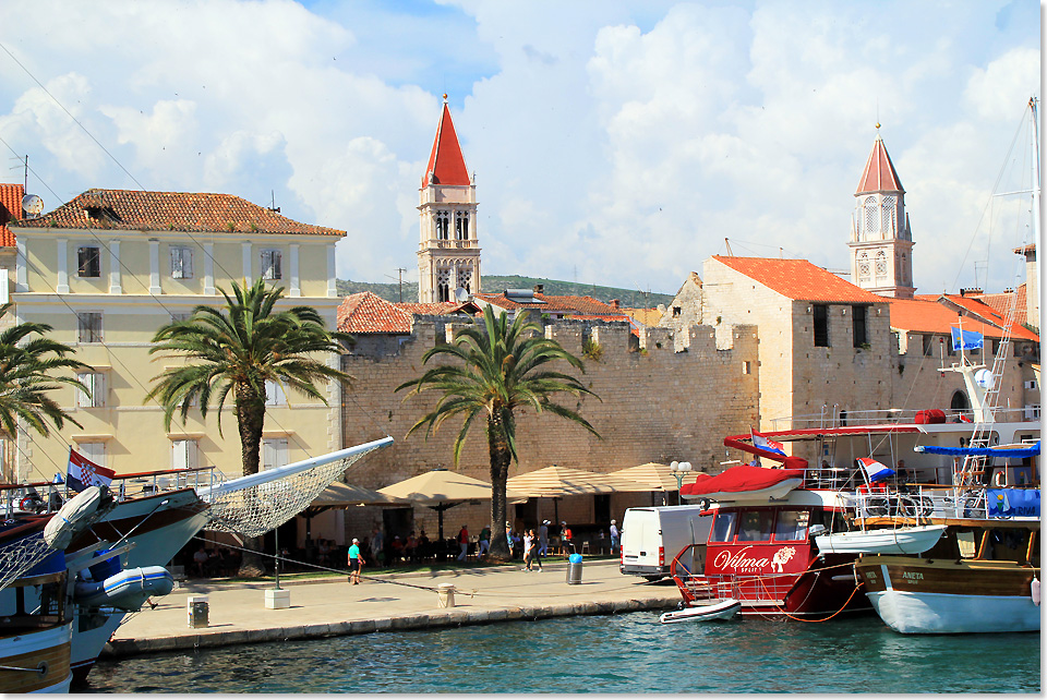 18508 PSW 87 Anlegestelle der Mini Kreuzfahrer an der Ufer Promenade von Trogir