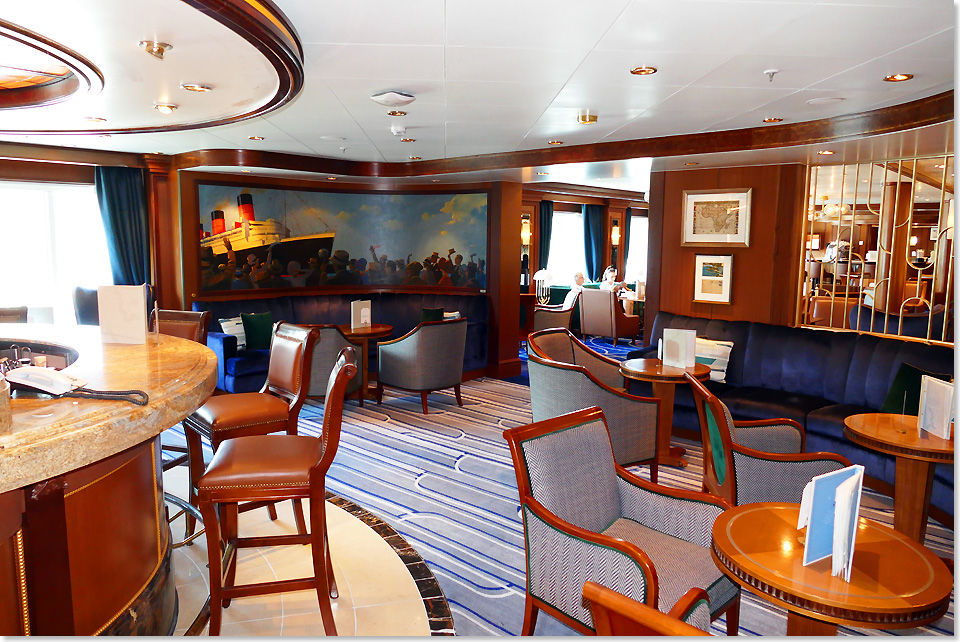 18509 13 Queen Victoria Midships Lounge06 2018 Kai Ortel