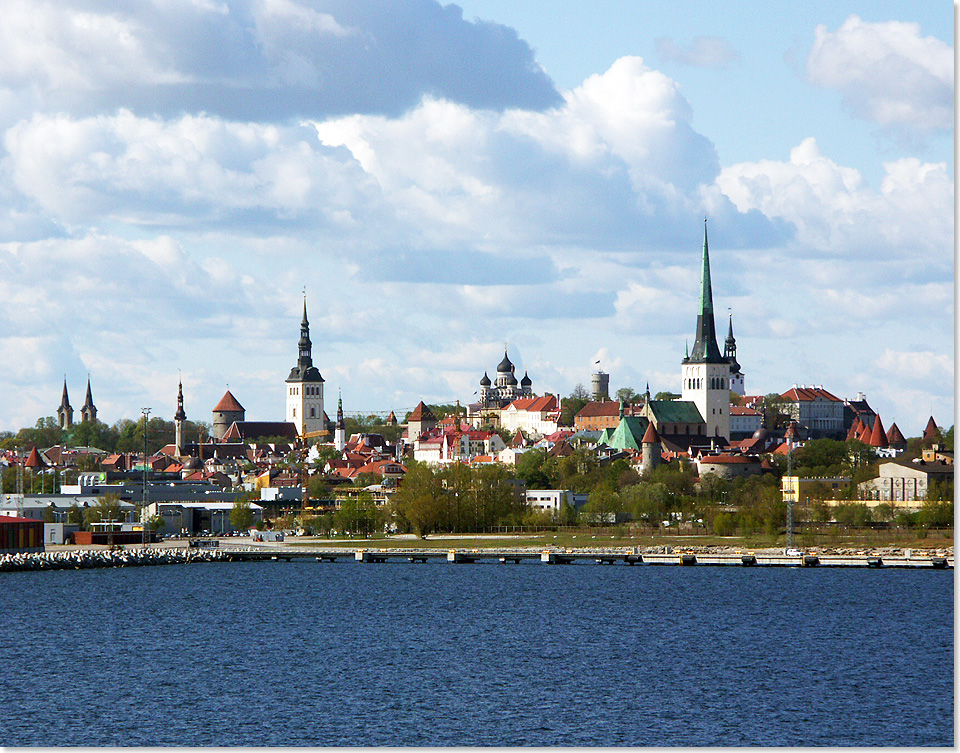 19508 11 Tallinn Panorama