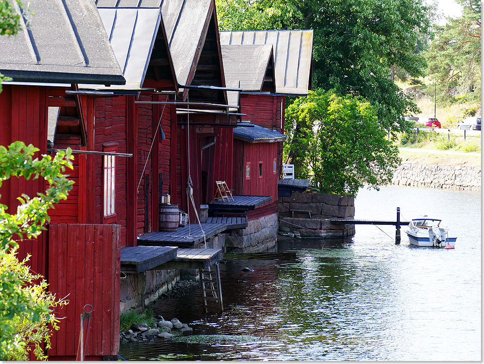 19508 18 am Fluss in Porvoo