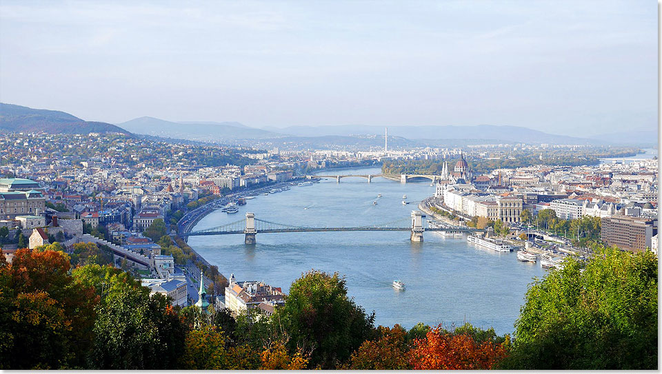 17612 A ROSA RIVA Blick von der Zitadelle auf Budapest P1140784 Foto Philip Duckwitz Koeln