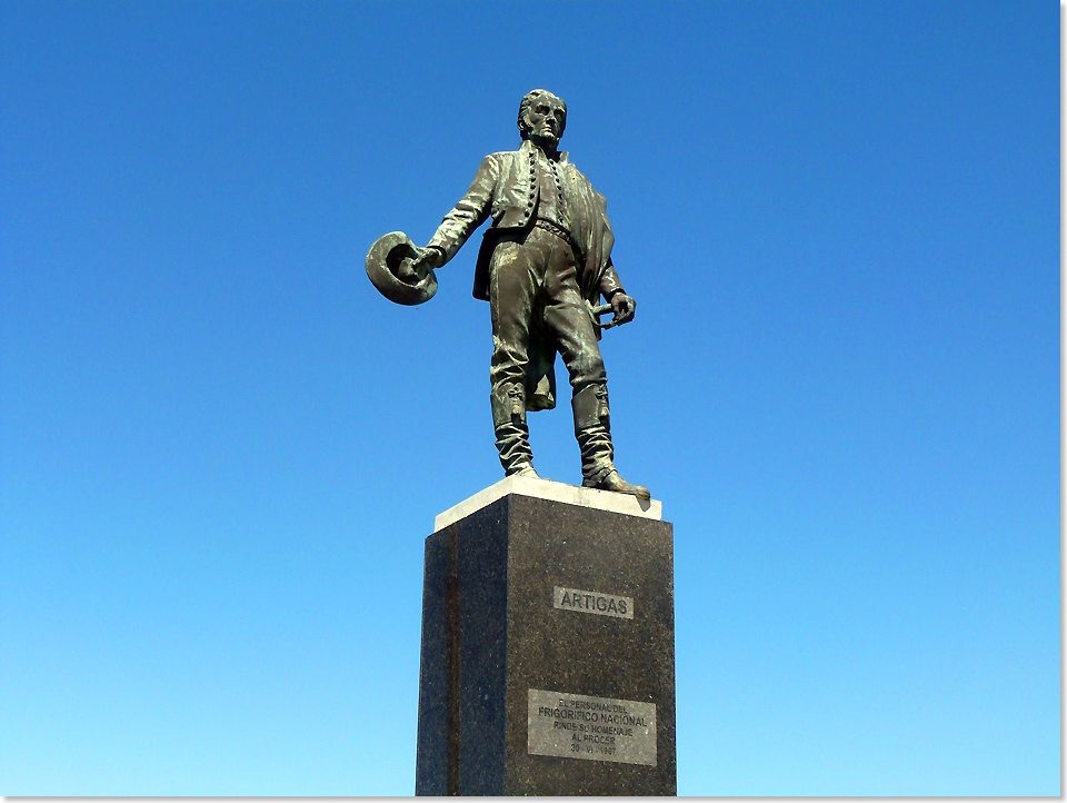 18605 P1010677 Montevideo Statue Foto Dr Auer Augsburg