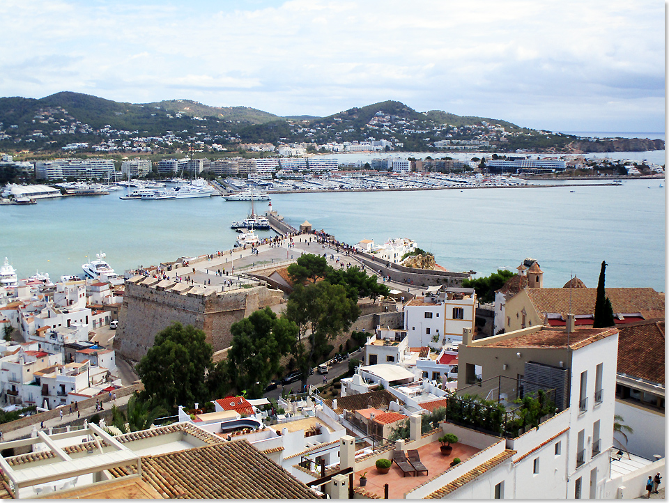 18608 18 Ibiza Altstadt45 2017 Kai Ortel