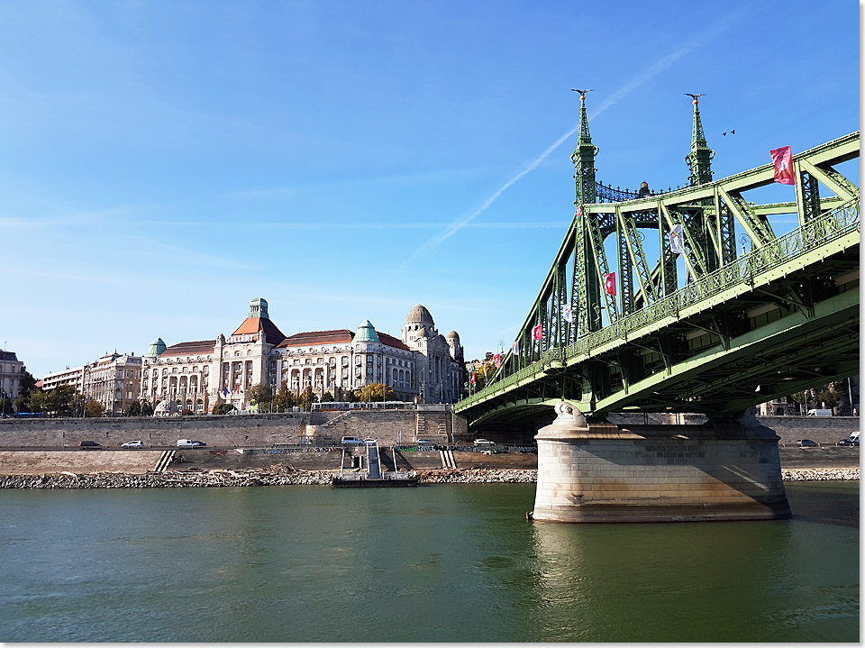 18612 PSW 46 Die Kettenbruecke und das legendaere Hotel Gellert in Budapest