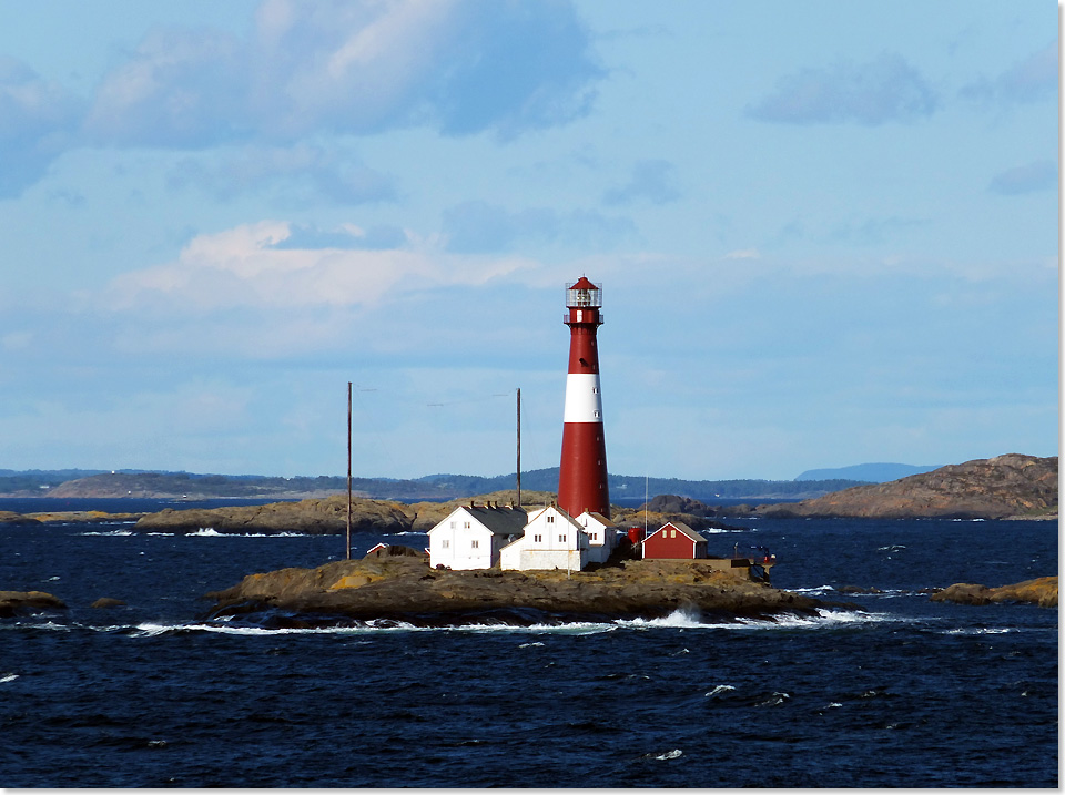 19607 Color Hybrid Passage des 43 Meter hohen Færder Leuchtturm im Oslofjord 13092019 C Eckardt 36