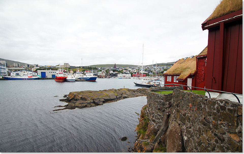Blick auf den Altstadt-Hafen von Thorshavn