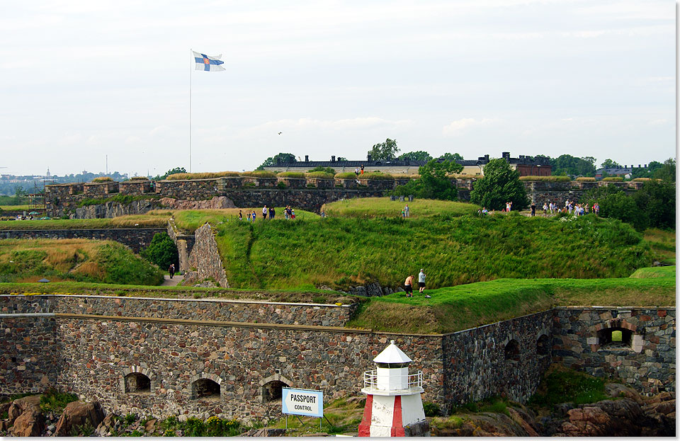  Die Festung Suomenlinna an der Einfahrt machte Helsinkis Hafen einst uneinnehmbar.
