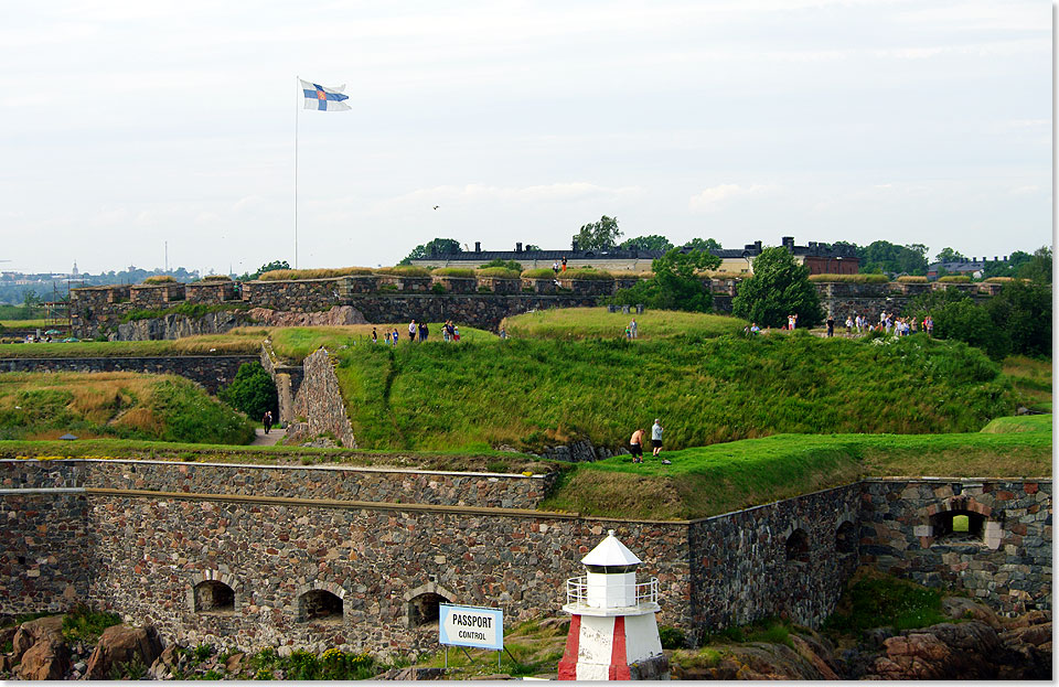  Die Festung Suomenlinna an der Einfahrt machte Helsinkis Hafen einst uneinnehmbar.
