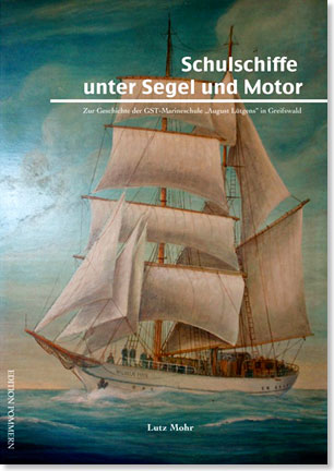 Schulschiffe unter Segel und Motor von LutzMohr