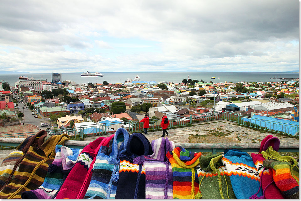 Blick über Punta Arenas in Chile, sie ist mit etwa 120.000 
	Einwohnern wohl die südlichste Großstadt der Welt
