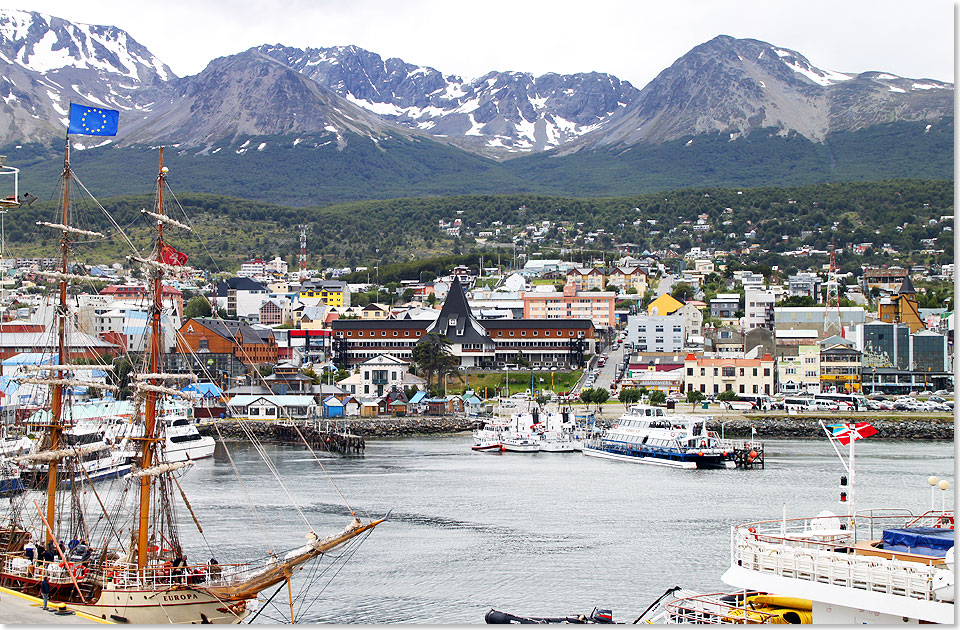 Ushuaia ist die sdlichste Stadt Argentiniens und 
		liegt am Beagle-Kanal. Hier beginnt 
		 nach einem langen Flug  diese Seereise