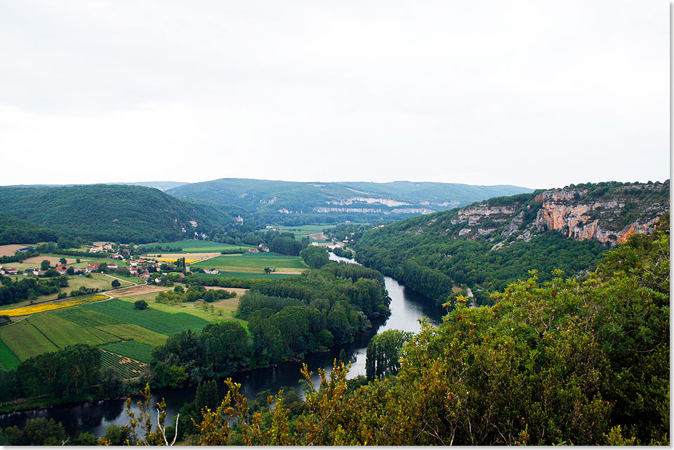 Typisch fr das Lot: die Kalksteinklippe und der Fluss