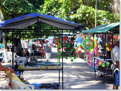 Markt auf der Uferpromenade in Puntarenas, Costa Rica
