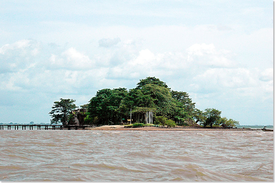 James 
	  Island, das mitten im Gambia-Fluss liegt