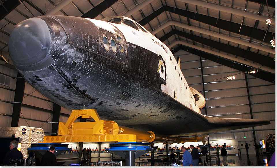 Die Weltraumfhre ENDEAVOUR im Science Center in Los Angeles.