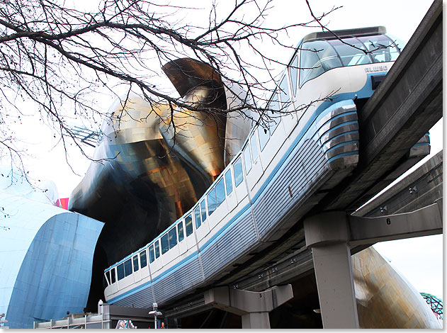 Weltausstellung von 1962. – Monorail bei der Einfahrt in den Bahnhof der Space Needle. 