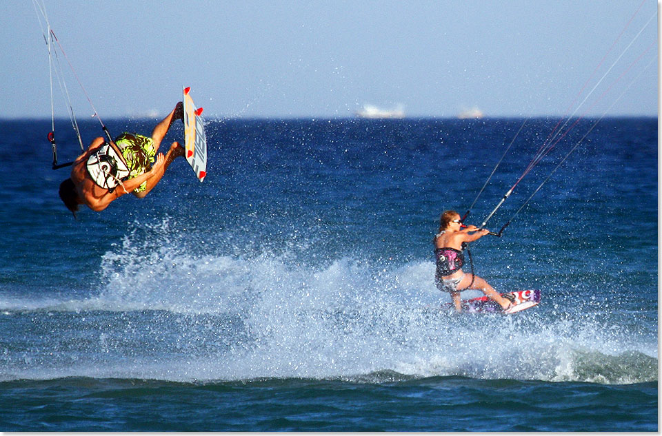 Der neueste Trendsport an Englands Sdkste ist das Kitesurfen. In Shoreham, fnf Kilometer von Brighton, hat der junge Oxforder Luke Denny dafr eine spezielle Basis fr Anfnger und Fortgeschrittene gegrndet