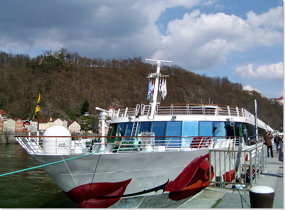 Die AROSA RIVA liegt an der Unteren Donaulnde in Passau