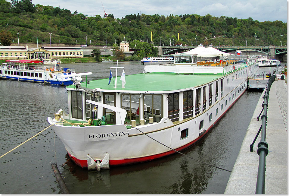 MS Florentina am Anleger in Prag