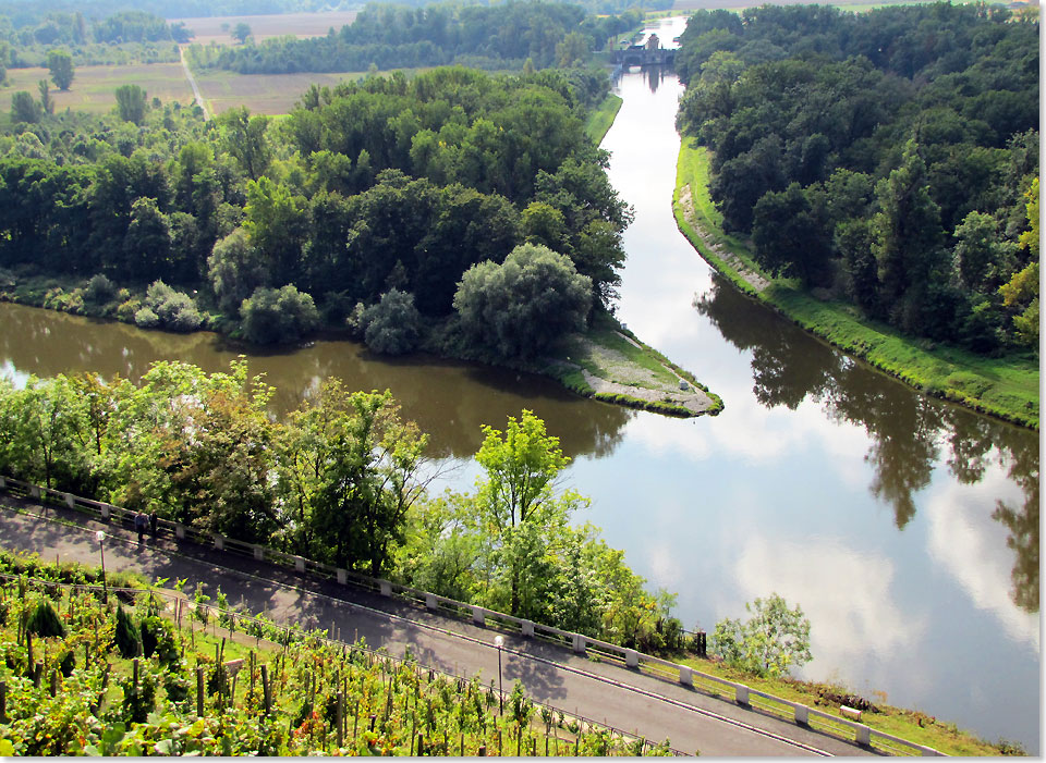 Melnik 
	 die Mndung des Moldaukanals in die Elbe