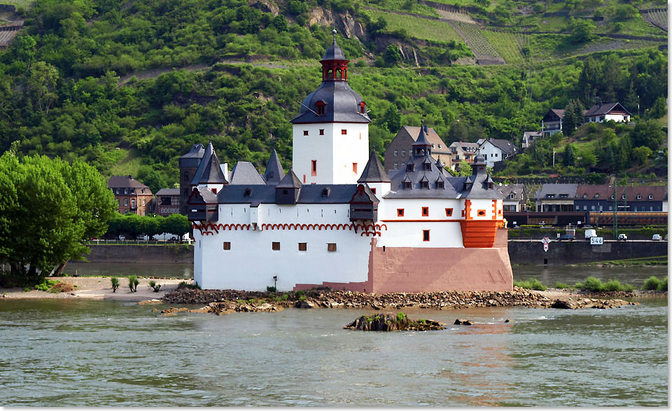 Burg Pfalzgrafenstein, auch Die Pfalz bei Kaub genannt. Seit 2002 ist die Burg Pfalzgrafenstein Teil des 
	  UNESCO-Welterbes Oberes Mittelrheintal