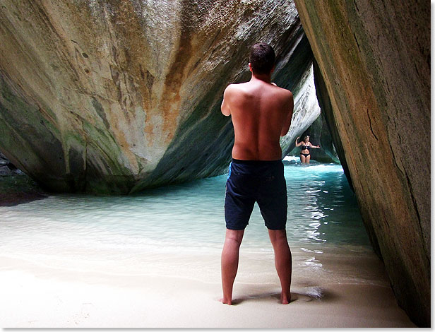 Fotografieren in der blaugrnen Grotte.