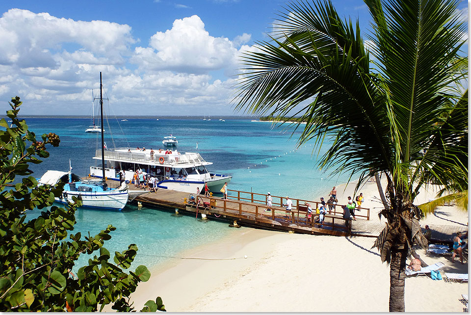 Die rund 5 Seemeilen vor La Romana vorgelagerte Insel Isla Catalina, die von den Reiseveranstaltern aufgrund der weien Strnde, dem kristallklaren Wasser und dem tropischen Klima als Insel der Trume vermarktet wird. 