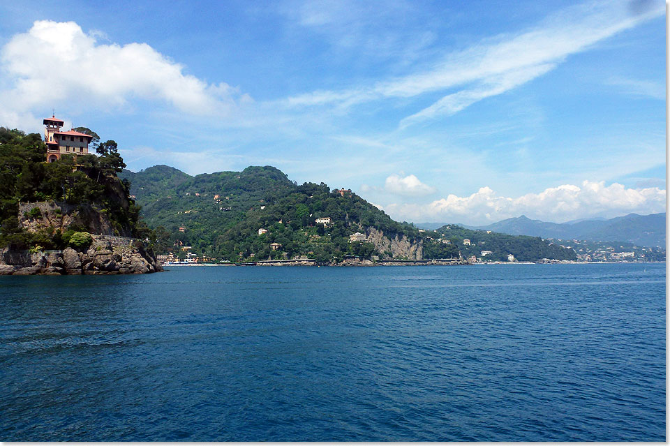Entlang der Küste zwischen Santa Margherita und Portofino schlängelt sich eine schmale Straße.